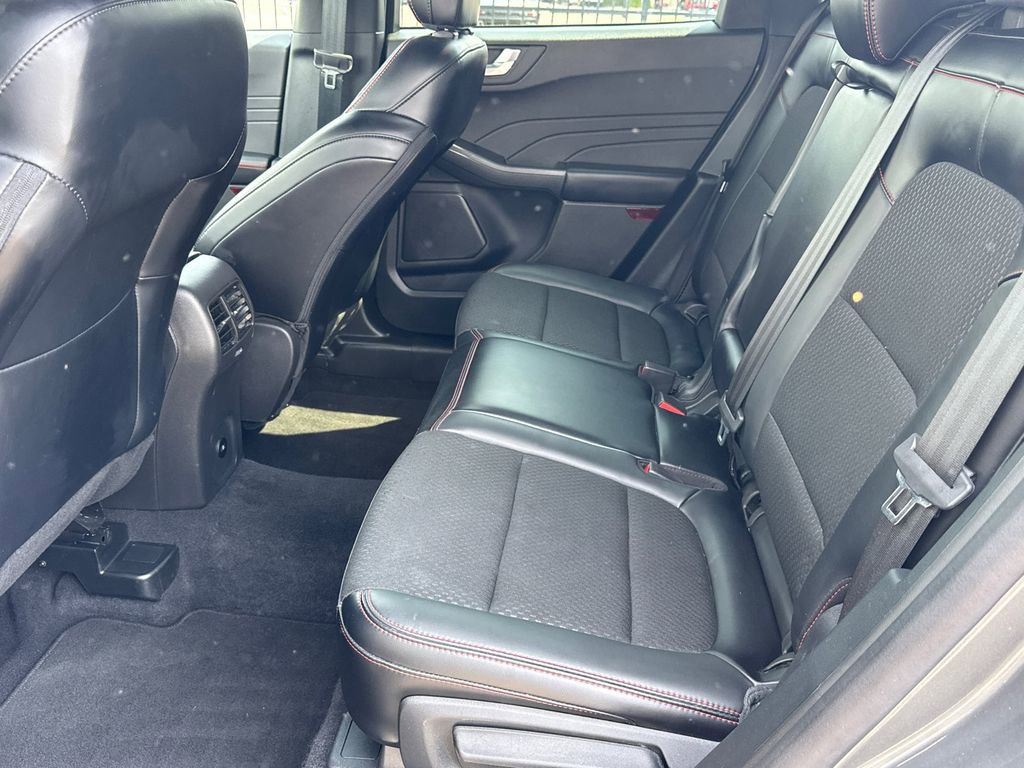 Used 2025 Ford Escape ST-Line FWD image 21