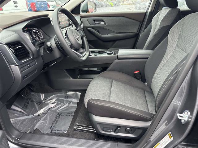 Used 2022 Nissan Rogue SV image 4