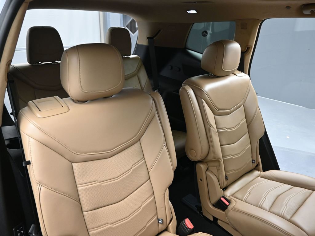 Certified 2025 Cadillac XT6 Sport w/ Platinum Package AWD/4WD image 15