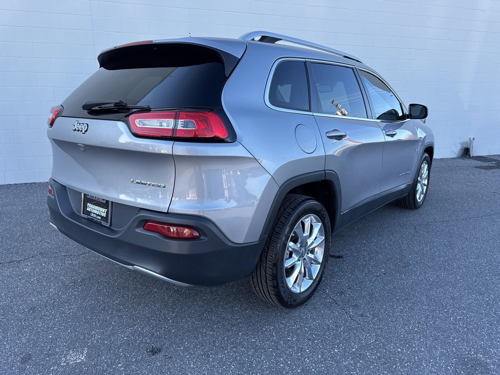 Used 2016 Jeep Cherokee Limited image 7