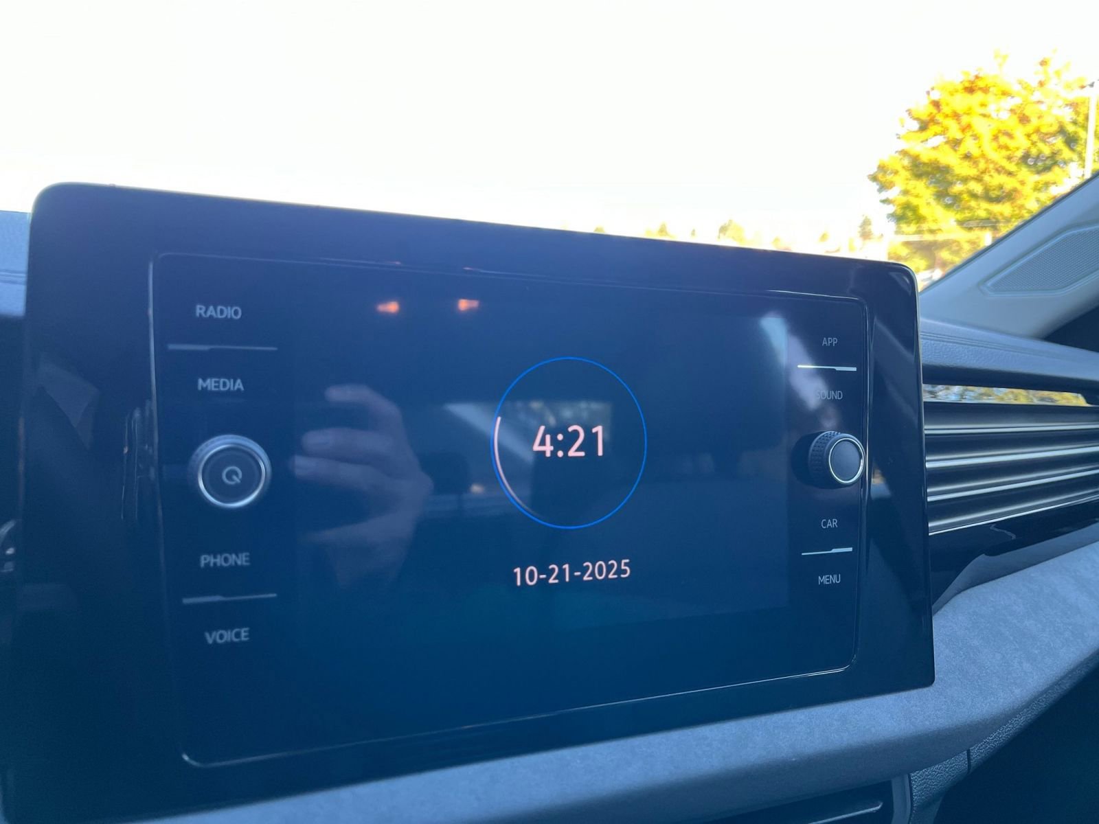 Used 2025 Volkswagen Jetta SE image 21