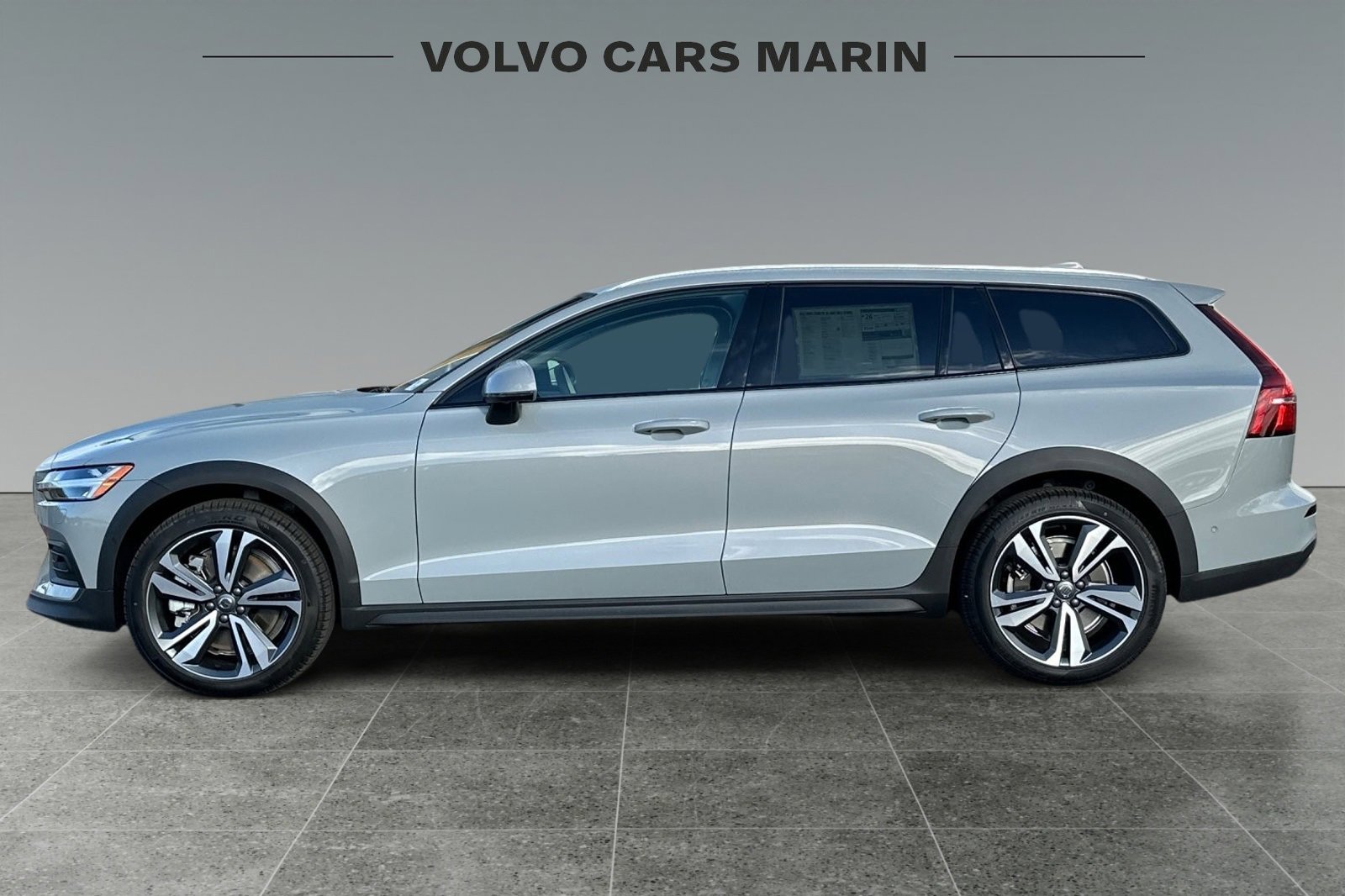 New 2026 Volvo V60 B5 Cross Country Plus w/ Climate Package image 5