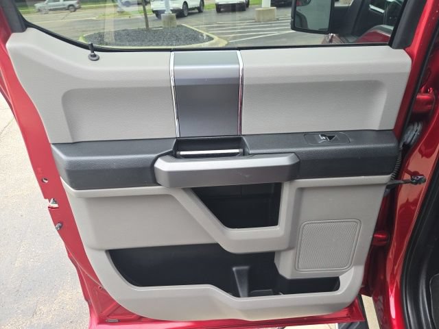 Used 2016 Ford F150 XLT w/ Equipment Group 302A Luxury AWD/4WD image 25