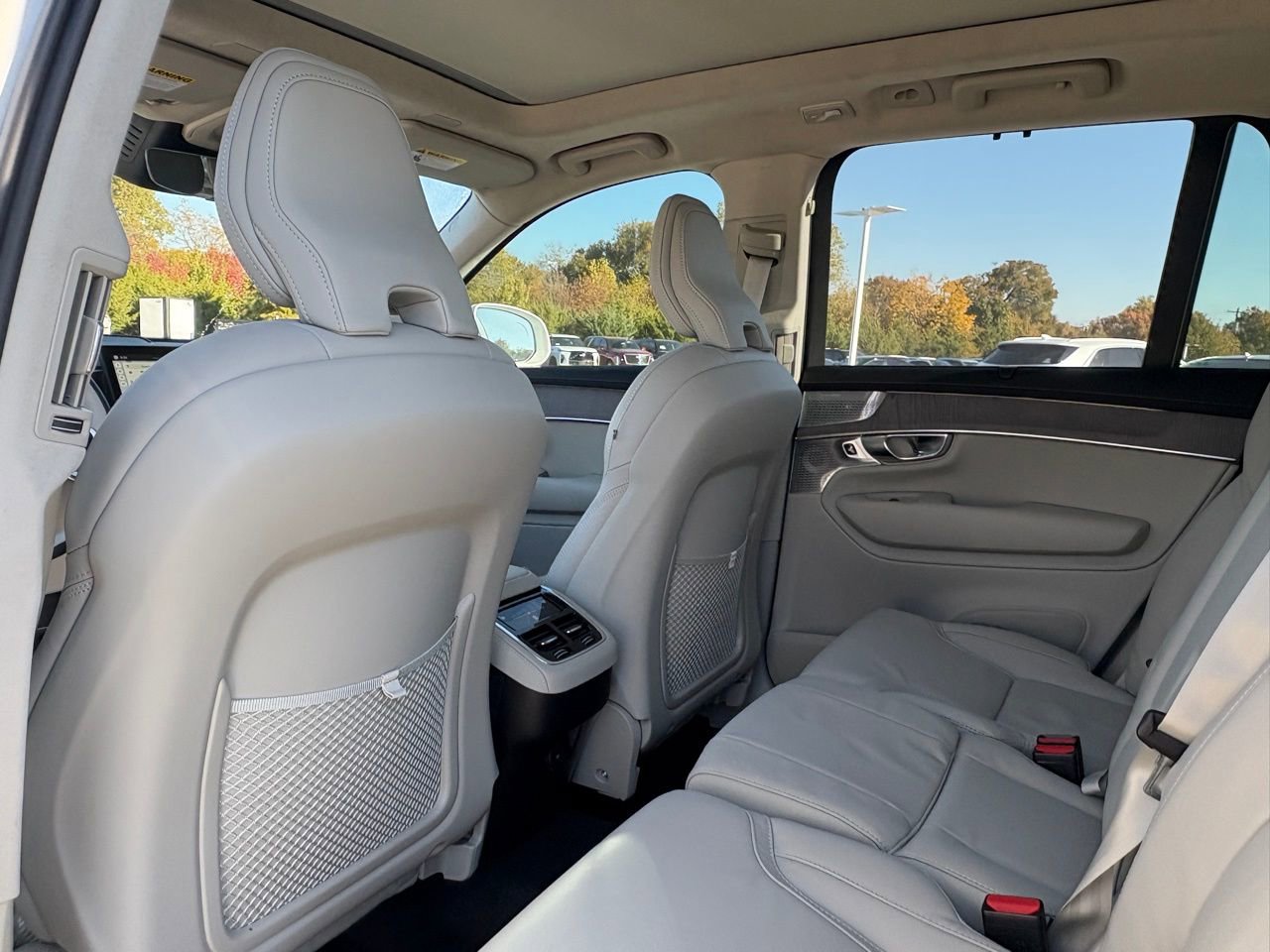 New 2026 Volvo XC90 B6 Ultra w/ Lounge Package image 21