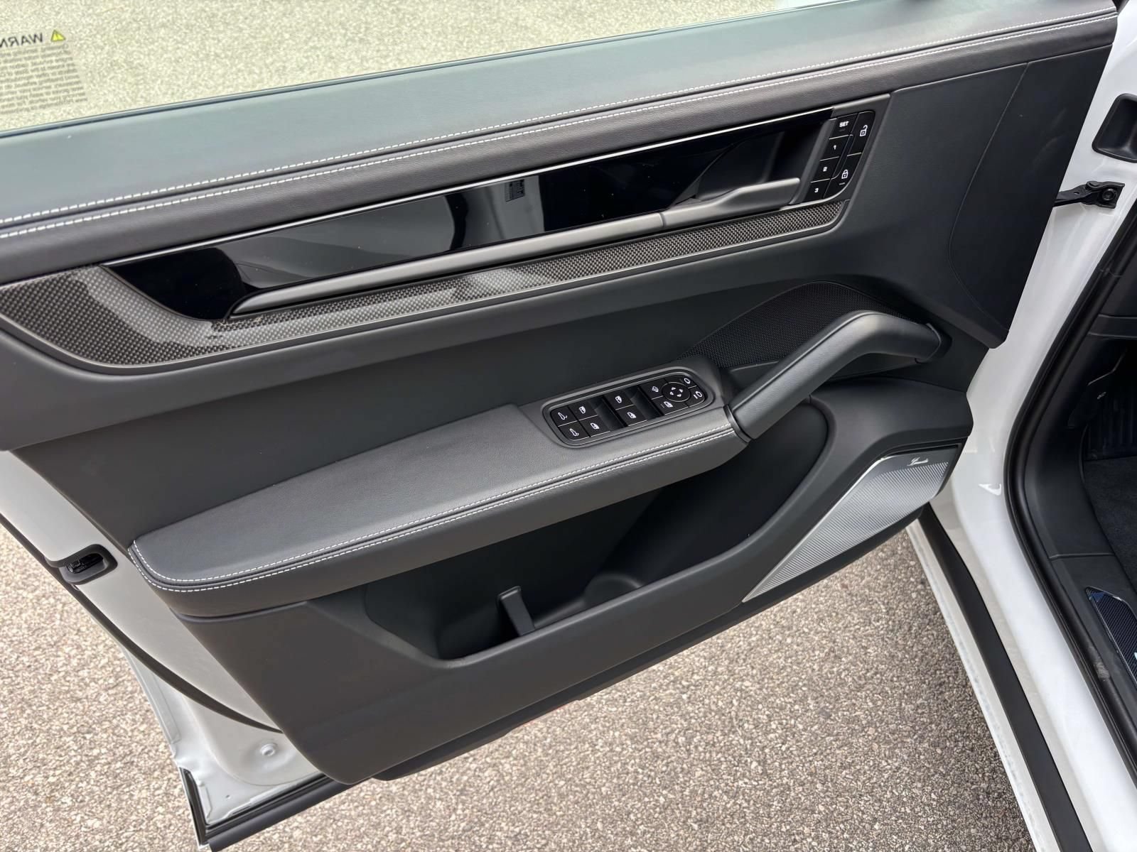 New 2026 Porsche Cayenne GTS AWD/4WD image 23