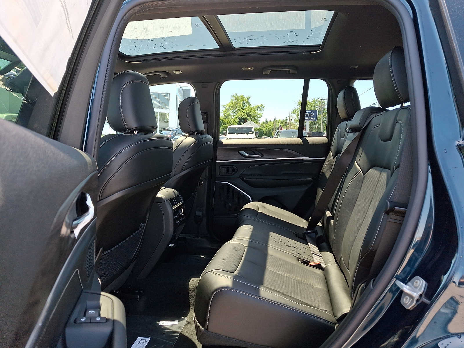 New 2026 Jeep Grand Cherokee Limited AWD/4WD image 6