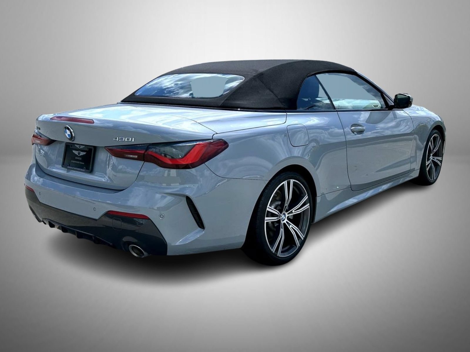 Used 2023 BMW 430i xDrive Convertible w/ M Sport Package AWD/4WD image 5