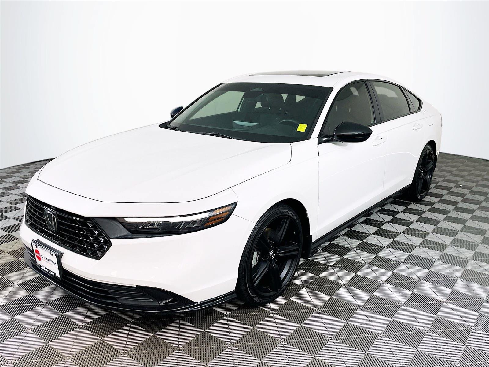 Used 2023 Honda Accord Sport image 3
