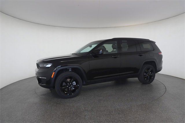 Used 2023 Jeep Grand Cherokee L Limited w/ Black Appearance Package image 5