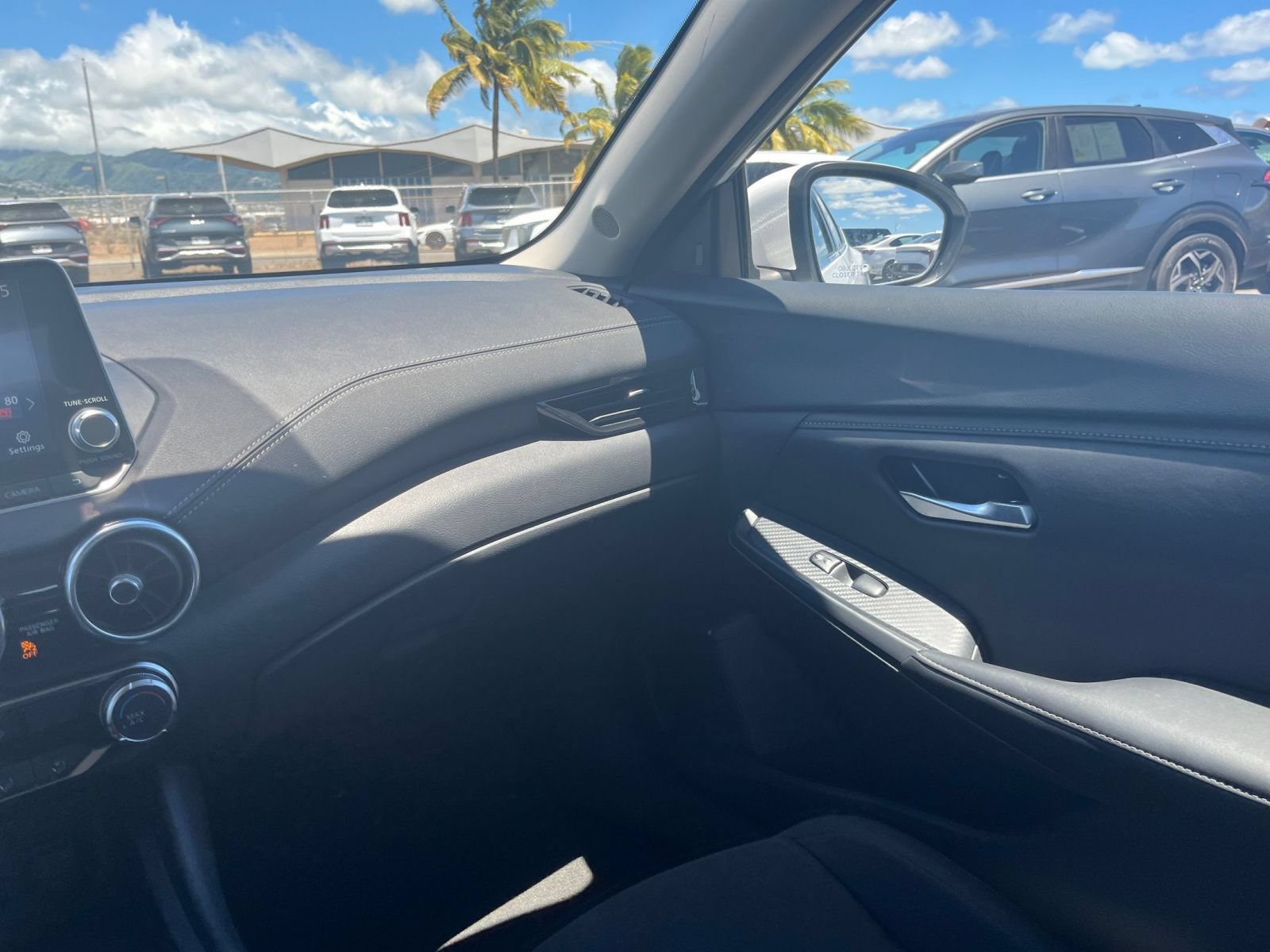 Used 2025 Nissan Sentra SV FWD image 31