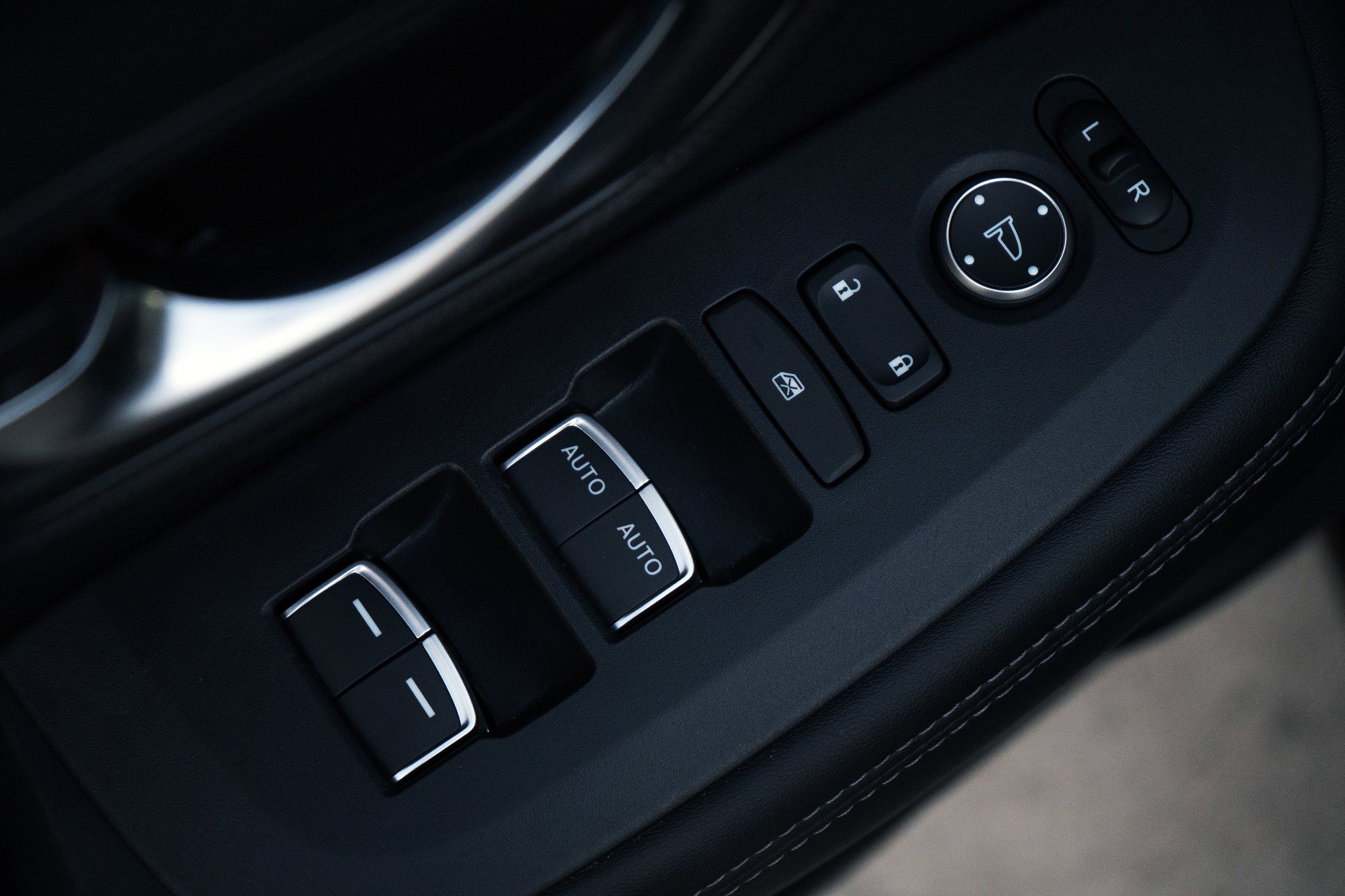 Certified 2025 Honda HR-V EX-L image 40