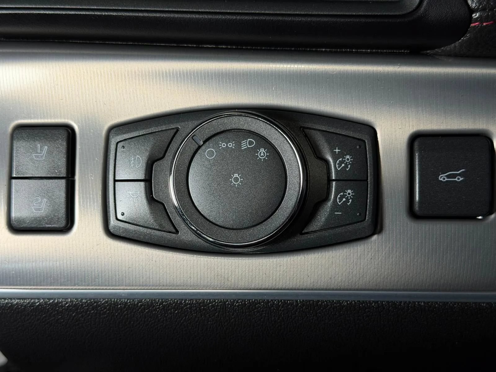 Used 2014 Lincoln MKX FWD w/ Equipment Group 101A image 33