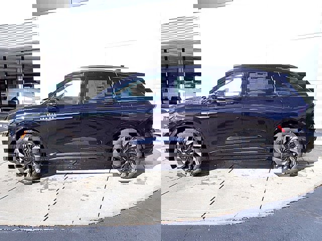 New 2026 Lincoln Nautilus Reserve w/ Jet Appearance Package image 2