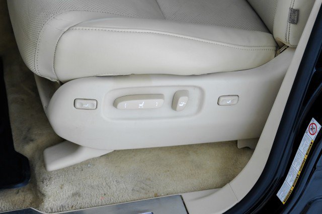 Used 2014 Lexus LX 570 4WD image 41