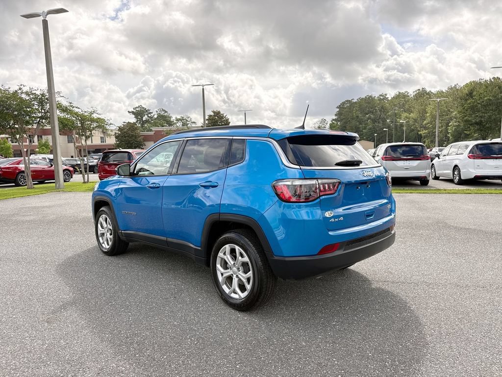 Used 2024 Jeep Compass Latitude AWD/4WD image 7