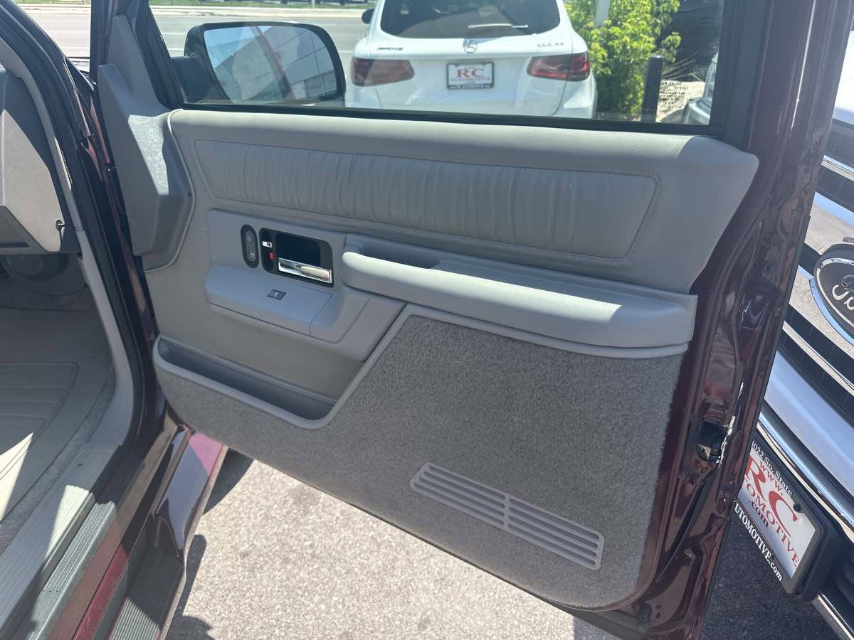 Used 1994 GMC Yukon 4WD 2-Door image 17