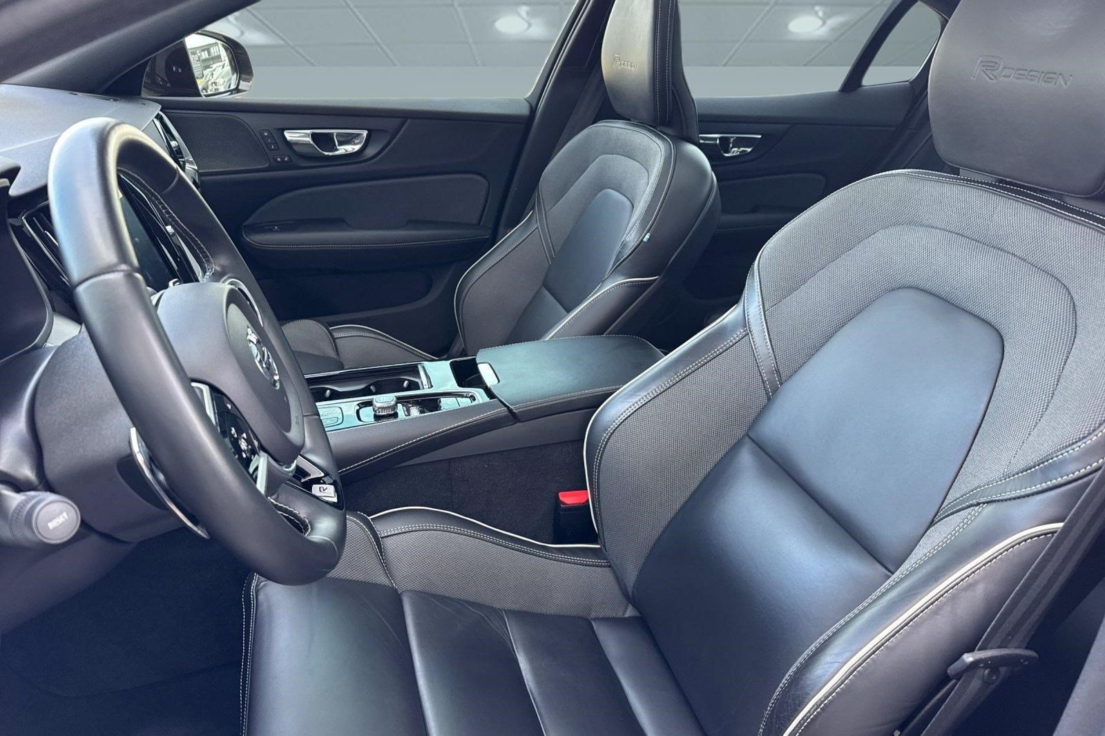 Used 2019 Volvo S60 T8 R-Design AWD/4WD image 29