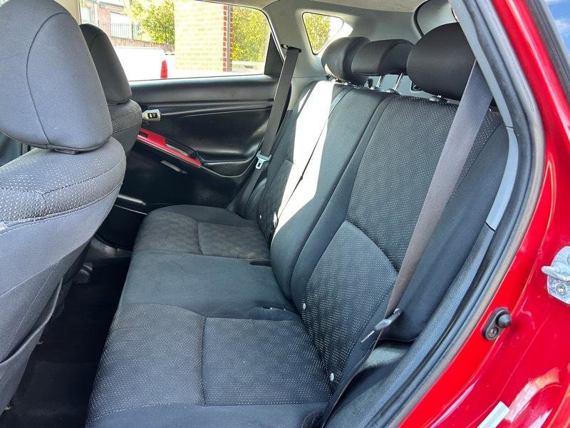 Used 2010 Pontiac Vibe w/ Preferred Package image 33