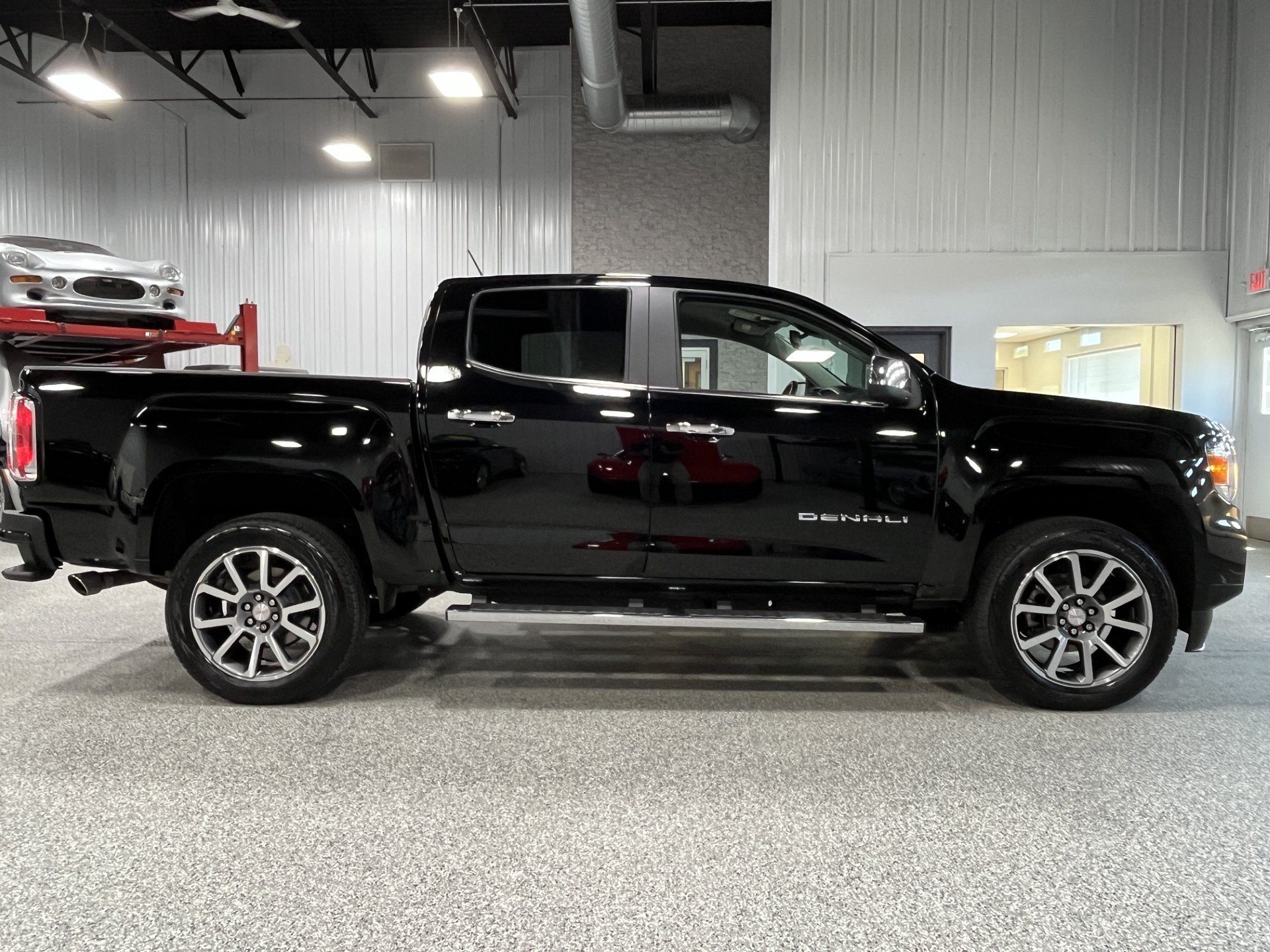 Certified 2021 GMC Canyon Denali AWD/4WD image 6
