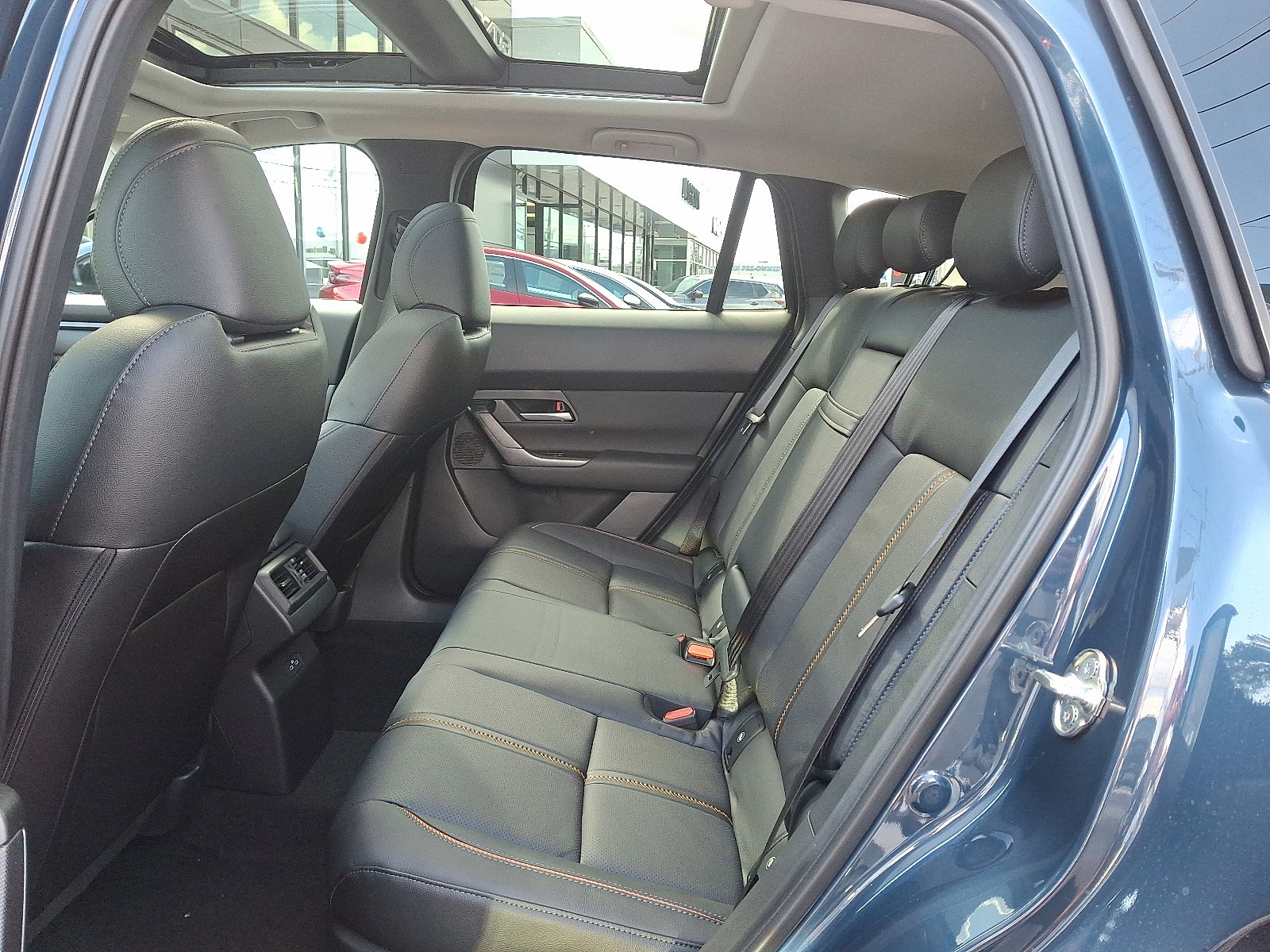 New 2025 MAZDA CX-50 AWD 2.5 Hybrid w/ Weather Package image 6