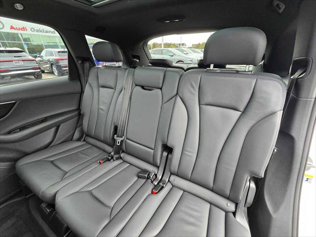 Used 2023 Audi Q7 2.0T Premium w/ Towing Package AWD/4WD image 18