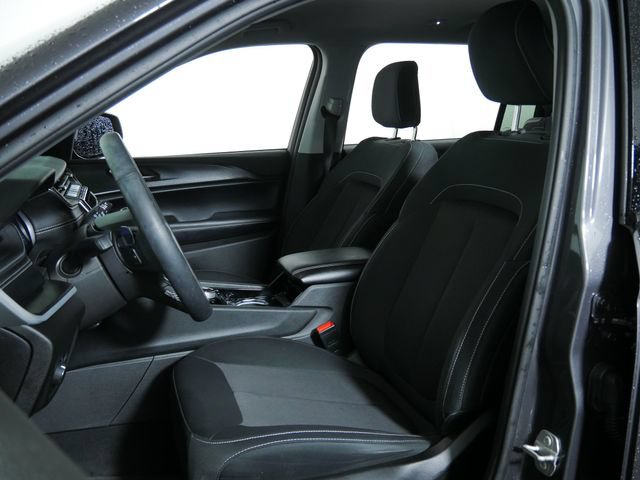 Used 2023 Jeep Grand Cherokee L Laredo w/ Luxury Tech Group I AWD/4WD image 22