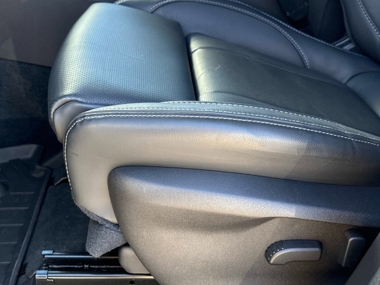 Certified 2025 Subaru Ascent Limited w/ Popular Package #1 image 22