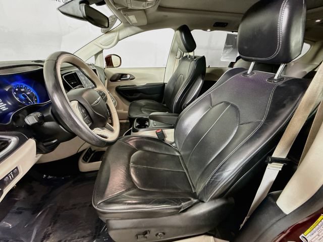 Used 2017 Chrysler Pacifica Limited FWD image 20