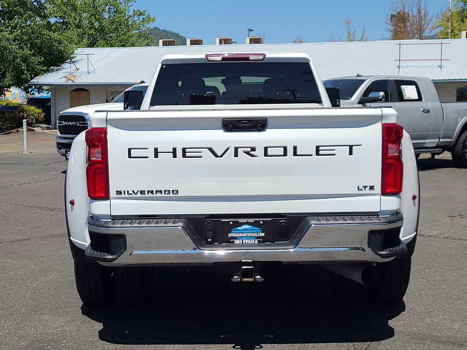 Used 2025 Chevrolet Silverado 3500 LTZ AWD/4WD image 13
