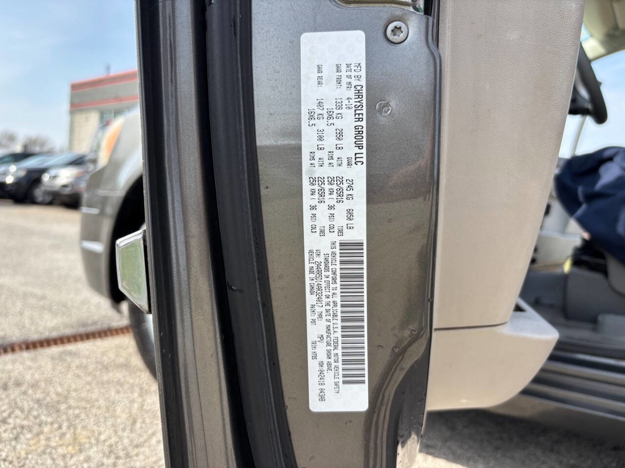 Used 2010 Chrysler Town & Country Touring image 10