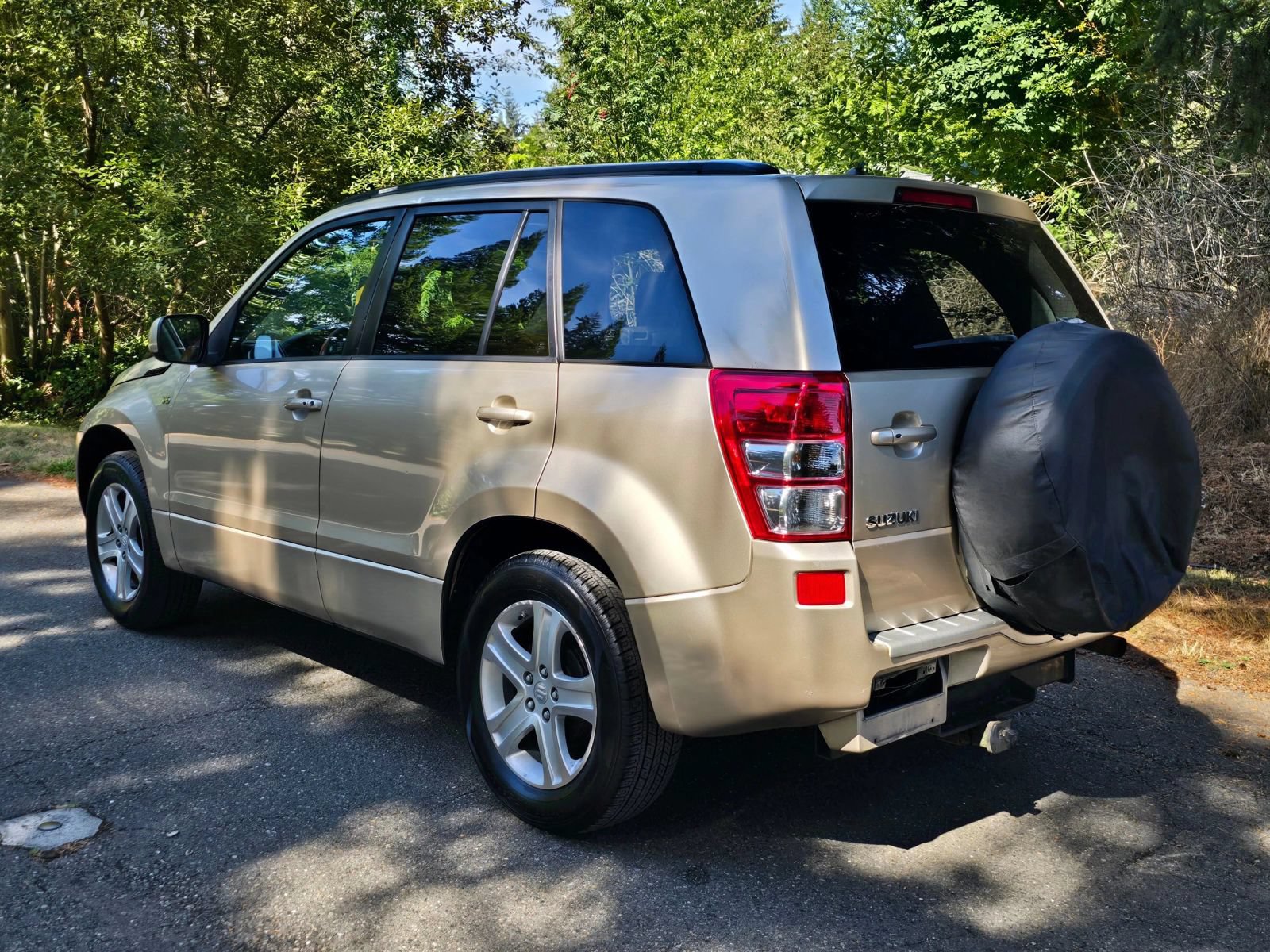 Used 2007 Suzuki Grand Vitara Luxury AWD/4WD image 3