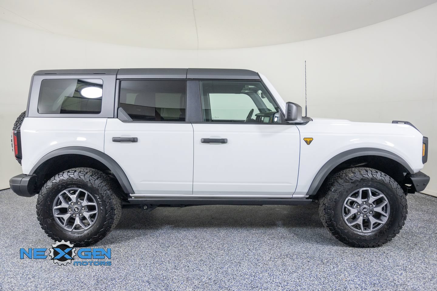 Used 2024 Ford Bronco Badlands AWD/4WD image 8