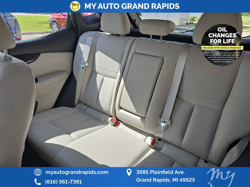 Used 2017 Nissan Rogue Sport SL w/ SL Premium Package AWD/4WD image 27