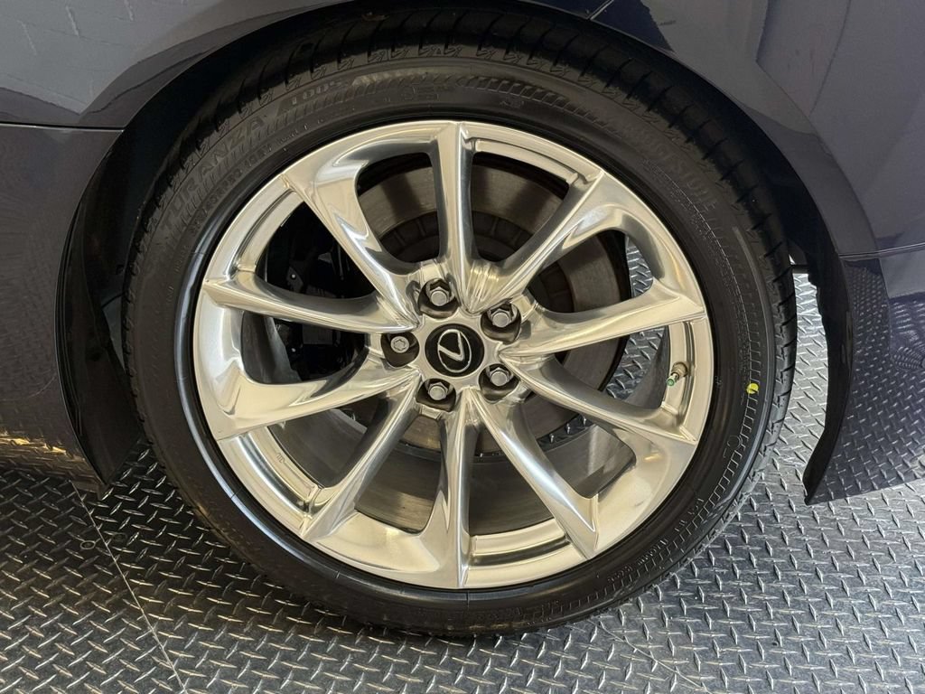 Used 2018 Lexus LC 500 Coupe w/ Touring Package RWD image 13