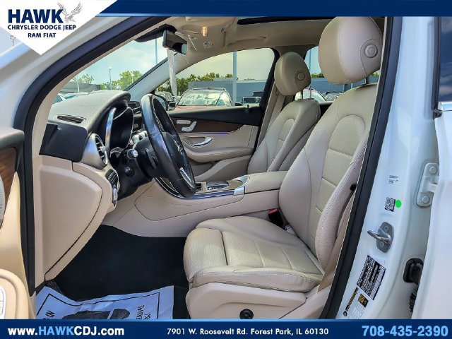 Used 2021 Mercedes-Benz GLC 300 4MATIC w/ Premium Package image 8