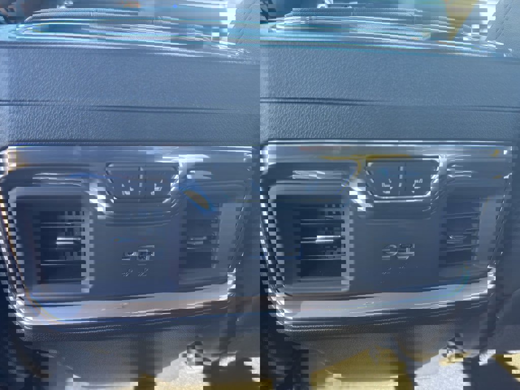 New 2026 GMC Sierra 2500 SLT w/ SLT Convenience Package image 21