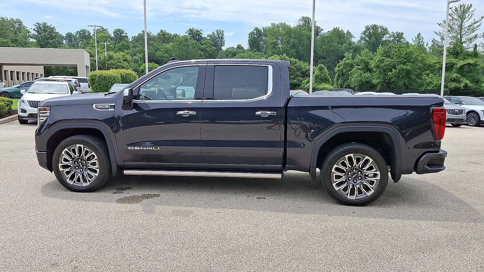 Used 2022 GMC Sierra 1500 Denali AWD/4WD image 6