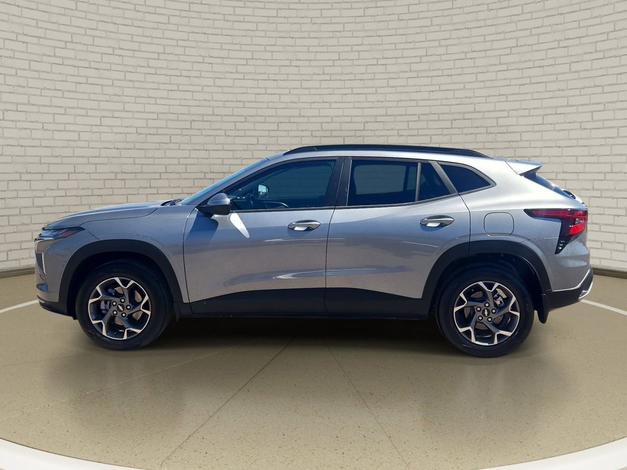 Used 2026 Chevrolet Trax LT w/ Driver Confidence Package image 8