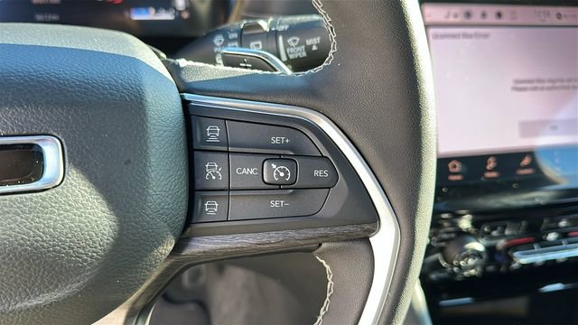 Used 2024 Jeep Grand Cherokee Limited image 13