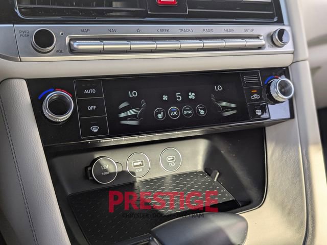 Used 2024 Genesis G70 2.5T image 21