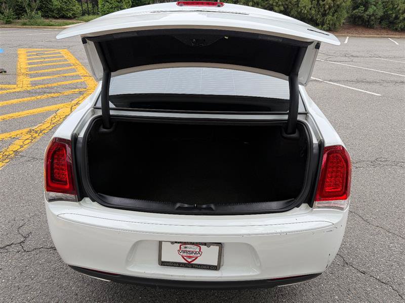 Used 2019 Chrysler 300 Touring w/ Sport Appearance Package RWD image 20