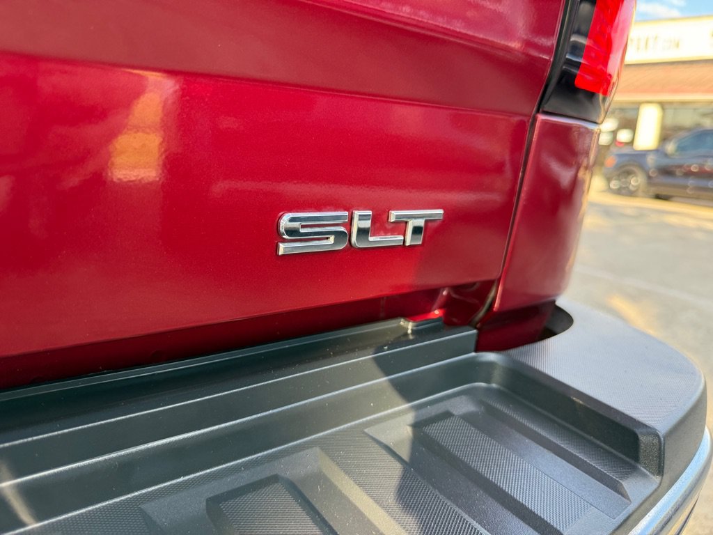 Used 2019 GMC Sierra 2500 SLT w/ Duramax Plus Package AWD/4WD image 9