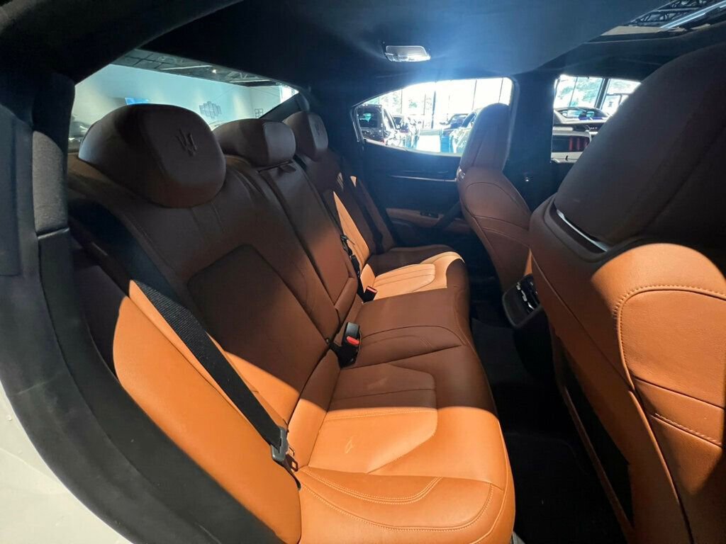 Used 2019 Maserati Ghibli GranSport image 28