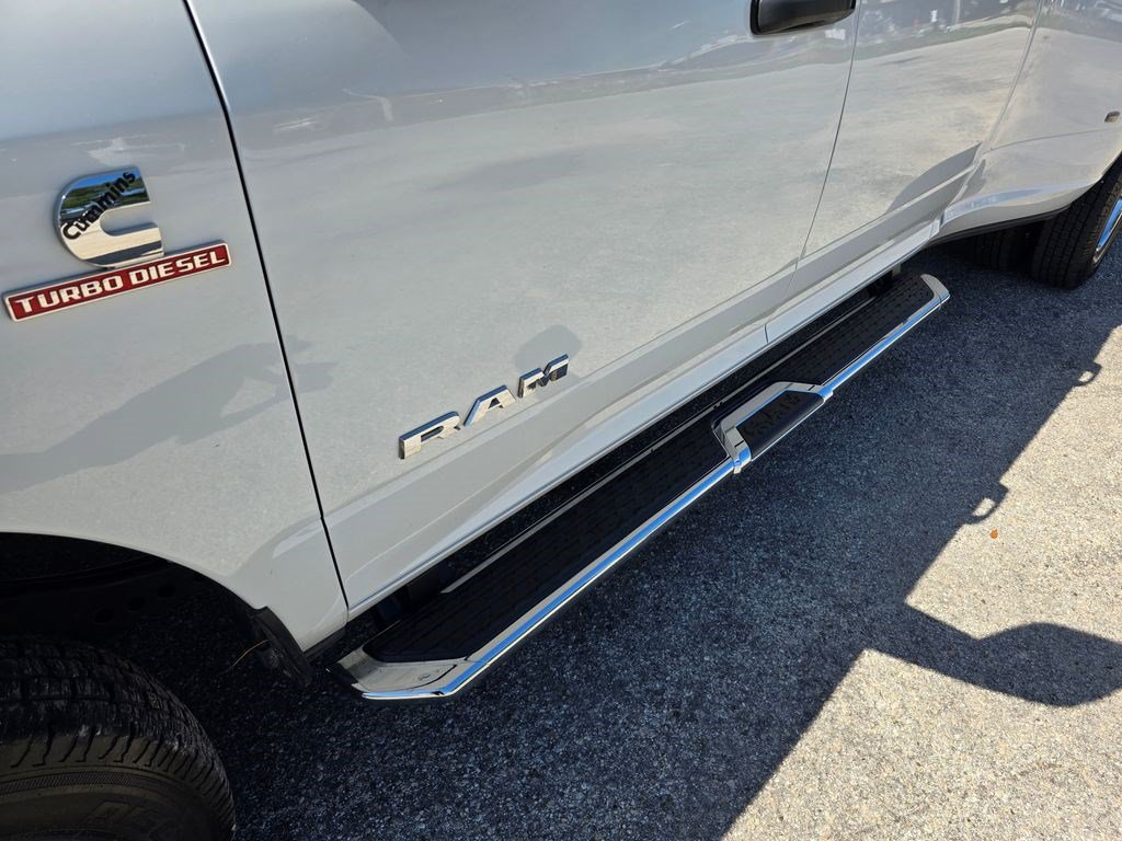 Used 2024 RAM 3500 Big Horn AWD/4WD image 13