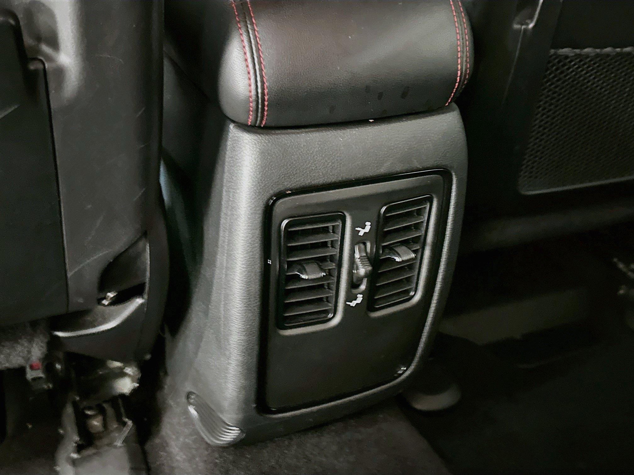 Used 2025 Dodge Durango GT AWD/4WD image 28
