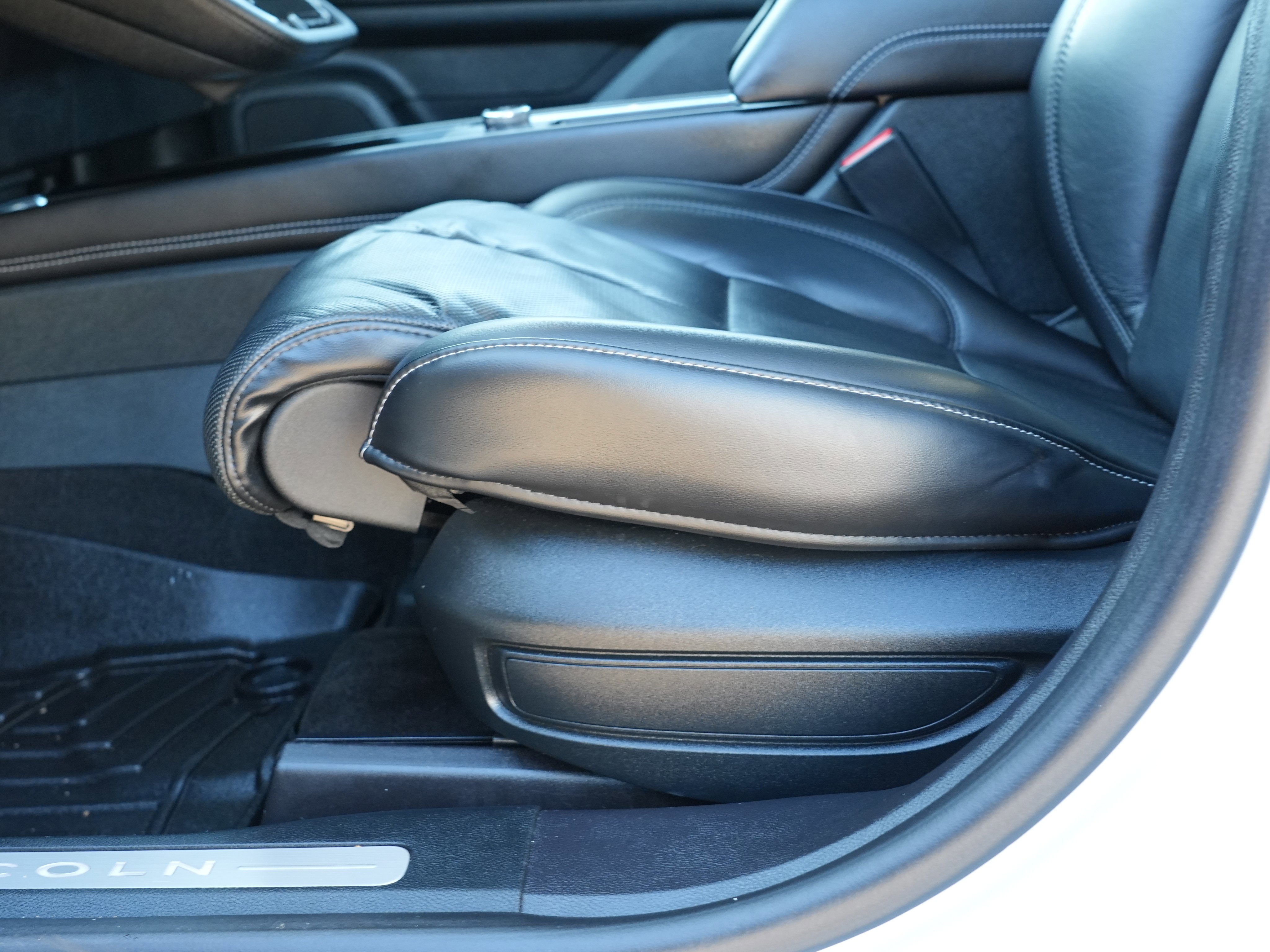 Used 2020 Lincoln Corsair Reserve w/ Equipment Group 202A image 19