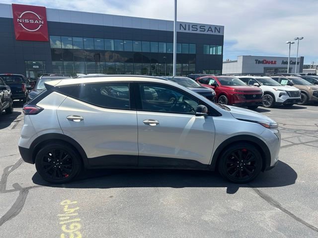 Used 2023 Chevrolet Bolt EUV LT w/ Convenience Package FWD image 13