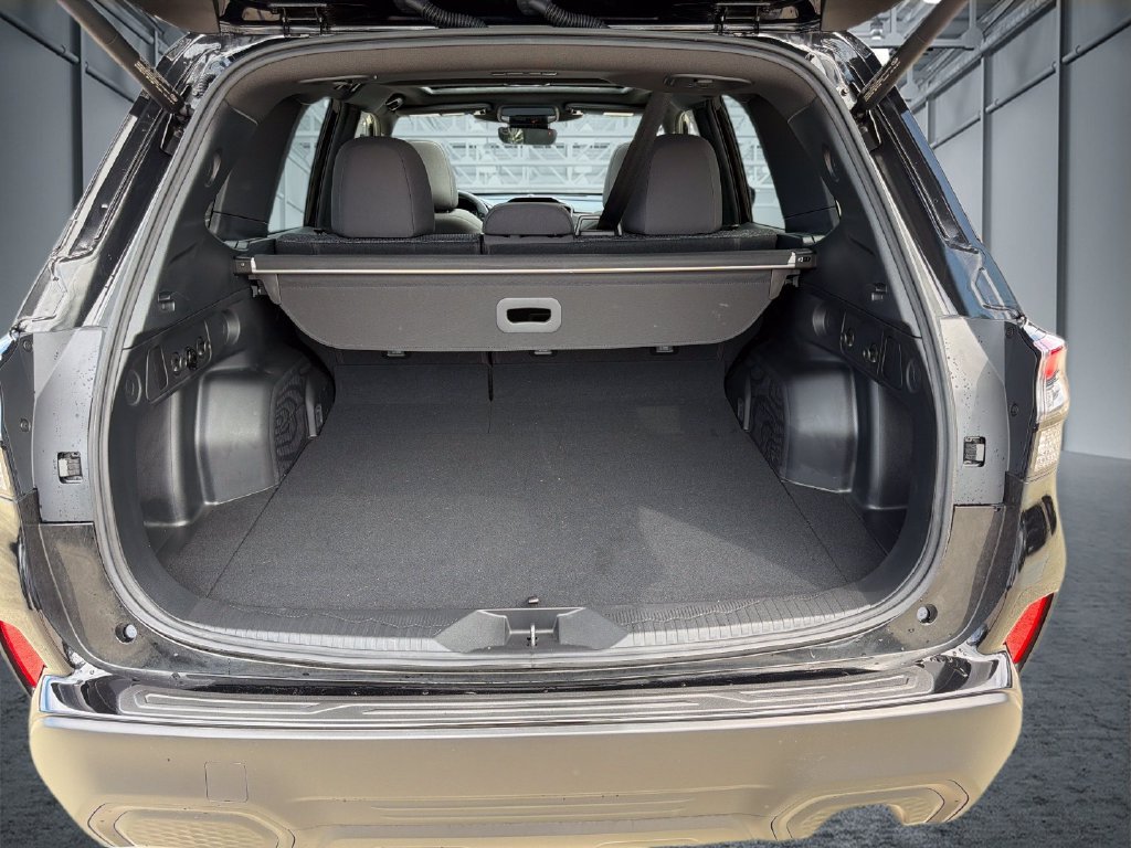 Used 2025 Subaru Forester Premium AWD/4WD image 25