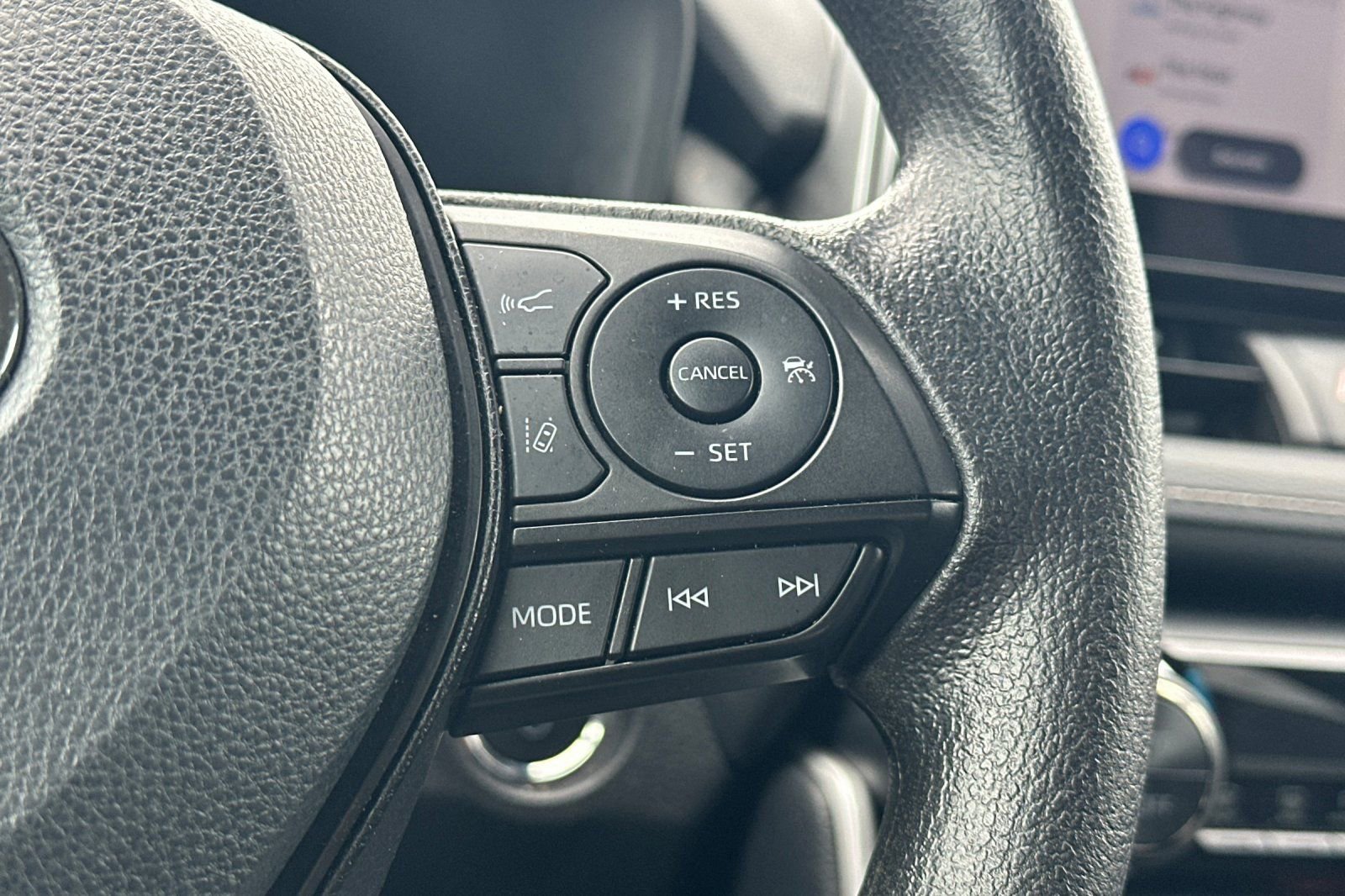 Certified 2025 Toyota RAV4 XLE image 40