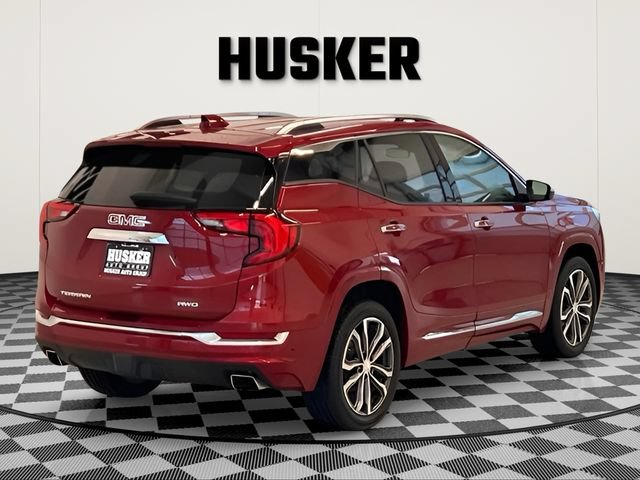 Used 2020 GMC Terrain Denali w/ Denali Premium Package AWD/4WD image 7